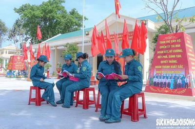 Những 'bóng hồng sao vuông' giỏi thao trường, đảm việc bếp núc
