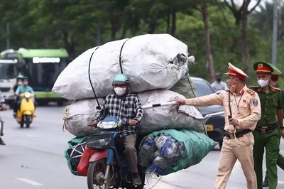 'Truy quét' xe tự chế, xe cũ nát: Chặn đứng hiểm họa tai nạn từ các tuyến cửa ngõ Thủ đô
