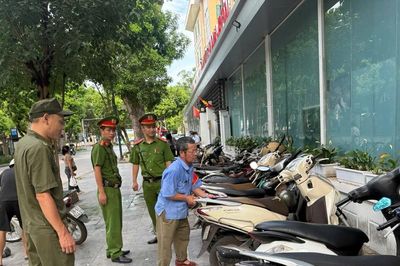 Bãi xe trước cổng Bệnh viện Xanh Pôn tiếp tục bị xử phạt vì thu quá giá