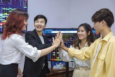 Chuẩn bị gì khi dòng vốn Âu - Mỹ sắp 'gõ cửa' thị trường chứng khoán?
