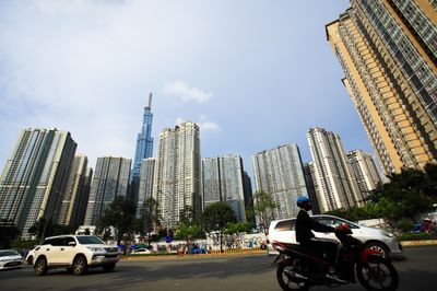 Hai công ty của ông Phạm Nhật Vượng sắp chia hơn 1 tỷ USD tiền mặt