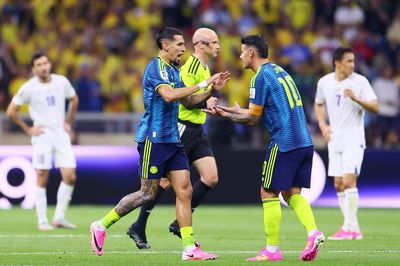James Rodriguez khóc