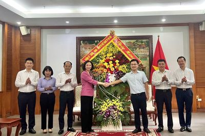Lãnh đạo thành phố Hà Nội chúc mừng Bộ VHTTDL nhân kỷ niệm 101 năm Ngày Báo chí Cách mạng Việt Nam