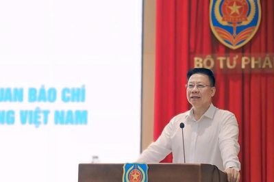 Báo chí - 'cầu nối' đưa pháp luật vào cuộc sống