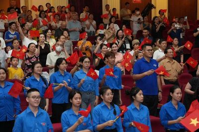 Thanh Hóa: Chương trình nghệ thuật đặc biệt 'Bác Hồ - Hai tiếng thiêng liêng' - Kỷ niệm 115 năm Ngày Bác Hồ ra đi tìm đường cứu nước