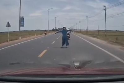 Hành động khó hiểu của một người phụ nữ ở Quảng Trị gây xôn xao