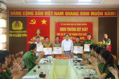 Tuyên dương, khen thưởng các cá nhân cứu người đuối nước
