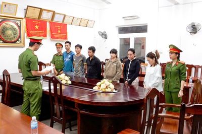 Khởi tố 6 đối tượng tiếp tay cho lừa đảo