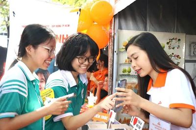 Đừng biến hướng nghiệp thành cuộc 'lướt sóng ngành nóng'