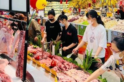 Giá heo hơi hôm nay 18/6: Đà giảm kéo dài trên thị trường miền Trung và miền Nam, dao động trong khoảng 62.000 - 68.000 đồng/kg