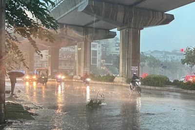 Thời tiết ngày 18/6: Bắc Bộ và Nam Bộ mưa dông, Trung Bộ nắng nóng