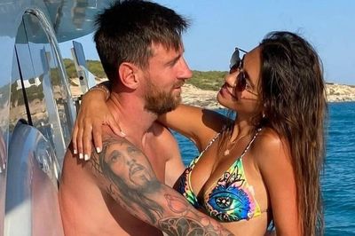 Điều gì ở người phụ nữ khiến Messi si mê suốt 30 năm