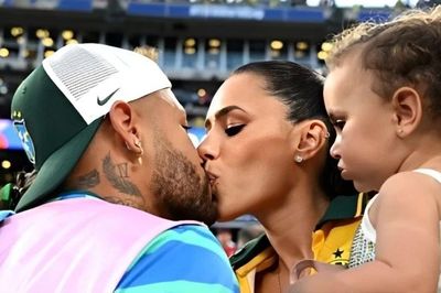 Neymar có con thứ 5