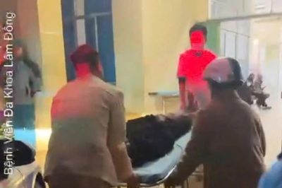 CSGT Lâm Đồng kịp thời đưa người nghi đột quỵ giữa đường đi cấp cứu
