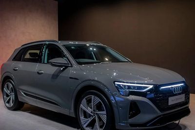 Triệu hồi hai mẫu xe điện Audi tại Việt Nam