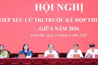 Chủ tịch UBND tỉnh Bắc Ninh trả lời thẳng những vấn đề cử tri quan tâm
