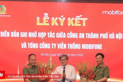 Công an Hà Nội và MobiFone ký kết hợp tác toàn diện
