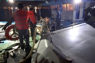 Tàu cá bị phá nước trên vịnh Đà Nẵng, 10 thuyền viên phát tín hiệu cầu cứu