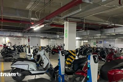 Bộ Xây dựng chỉ ra nút thắt chuyển đổi từ xe xăng sang phương tiện điện