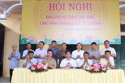 Bàn giao mặt bằng thôn cuối cùng phục vụ dự án Cảng hàng không quốc tế Gia Bình