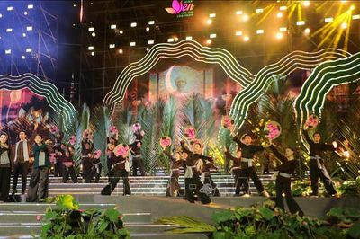 Quảng bá hình ảnh, tiềm năng địa phương qua Lễ hội sen