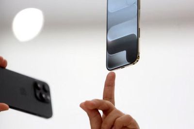 Apple tăng giá sản phẩm do thiếu hụt chip