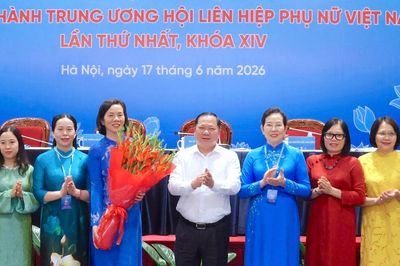Bà Nguyễn Thị Minh Hương tái đắc cử Chủ nhiệm Ủy ban Kiểm tra TƯ Hội LHPN Việt Nam khóa II
