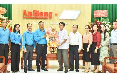 Các đoàn thăm, chúc mừng Báo và Phát thanh - Truyền hình An Giang nhân kỷ niệm Ngày Báo chí Cách mạng Việt Nam