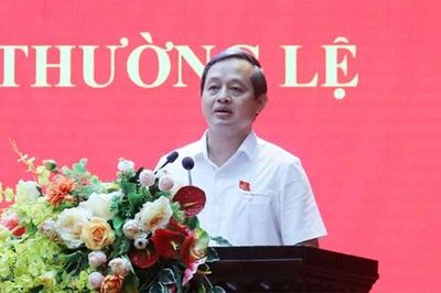 Chủ tịch UBND tỉnh Bắc Ninh Phạm Hoàng Sơn tiếp xúc cử tri phường Kinh Bắc