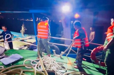 Kịp thời cứu hộ tàu cá gặp nạn trên vịnh Đà Nẵng