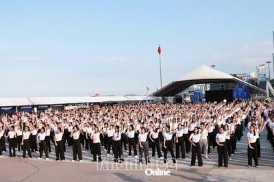 Gần 3.000 người tham gia đồng diễn flashmob