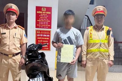 Lào Cai: Tịch thu xe mô tô của thanh niên tái diễn hành vi bốc đầu xe trên đường