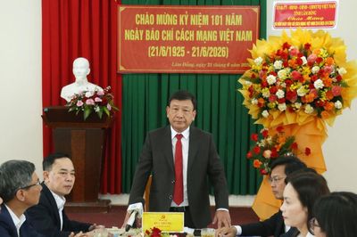 Phó Bí thư Tỉnh ủy Lâm Đồng Bùi Thắng chúc mừng Hội Nhà báo tỉnh nhân Ngày Báo chí Cách mạng Việt Nam