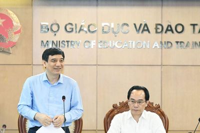 Đánh giá việc thực hiện chính sách, pháp luật lĩnh vực giáo dục và đào tạo
