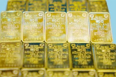 Giá vàng thế giới chưa thoát trạng thái giằng co sau quyết định của Fed
