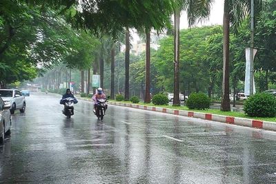 Miền Bắc đón mưa dông nhiều ngày