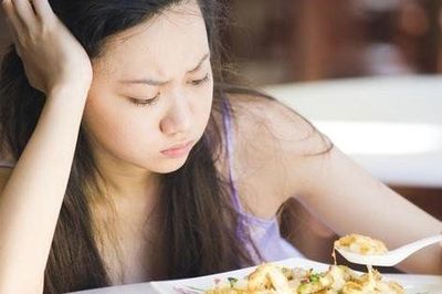 Cơ thể 'kêu cứu' qua 8 dấu hiệu ít ai ngờ liên quan đến tiêu hóa