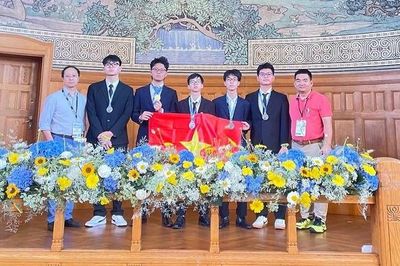 Cả 5 học sinh Việt Nam đoạt huy chương tại Olympic Vật lý châu Âu