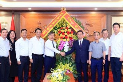 Chủ tịch UBND TP Hà Nội Vũ Đại Thắng thăm, chúc mừng các cơ quan báo chí nhân Ngày Báo chí Cách mạng Việt Nam