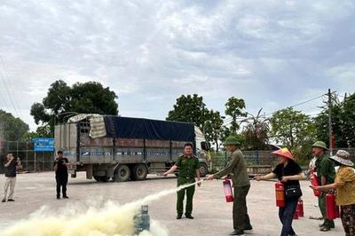 Xã Bát Tràng: Tập huấn an toàn vệ sinh lao động, phòng chống cháy, nổ cho các hộ kinh doanh