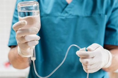 Người phụ nữ 53 tuổi sốc nhiệt vì nắng nóng, xuất hiện triệu chứng giống đột quỵ