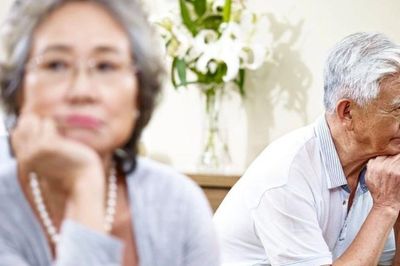 Về già mới hiểu: Điều ngu ngốc nhất không phải thiếu tiền, mà là tự làm khổ chính mình mỗi ngày