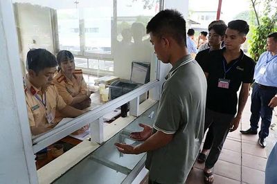 Đề xuất không đổi bằng lái cho người chưa nộp phạt vi phạm giao thông
