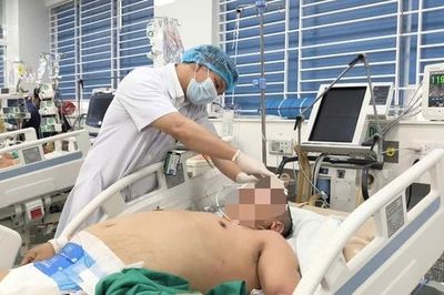Sau trận nhậu, người đàn ông gần 100 kg xuất huyết não suýt mất mạng