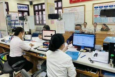 Trưởng thôn, tổ trưởng tổ dân phố nghỉ việc do sáp nhập hưởng chế độ gì?