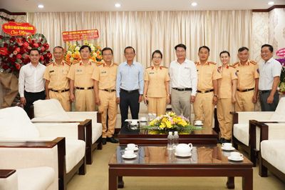 CSGT TP.HCM, BHXH TP.HCM thăm, chúc mừng Báo Pháp Luật TP.HCM nhân ngày Báo chí Cách mạng Việt Nam