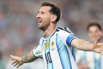 Messi làm áo đấu Argentina 'cháy hàng' ở Trung Quốc