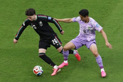 Lý do Mexico mặc áo đen khi gặp Hàn Quốc