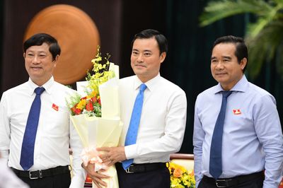 TP.HCM miễn nhiệm một phó chủ tịch UBND
