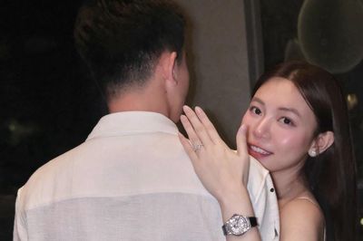 Tuyển thủ Việt Nam cầu hôn 'chị đẹp' hot girl